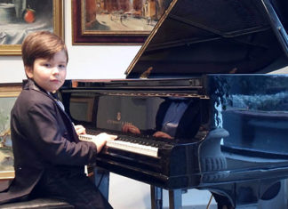 Genialny 9-letni pianista w Kwidzynie 22 03 2013 sommer