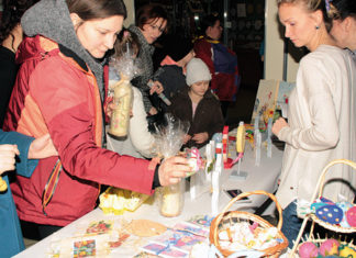 Kiermasz wielkanocny w galerii Kopernik 24 03 2016 kiermasz1