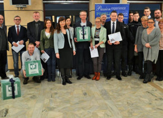 Pięć defibrylatorów na 25-lecie Jabila 02 12 2016 jabil1