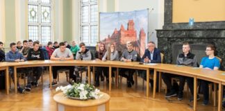 04 10 2018 mlodziez w um