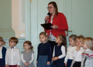 Mali patrioci gościli w Urzędzie Miejskim w Kwidzynie 23 11 2018 dzieci