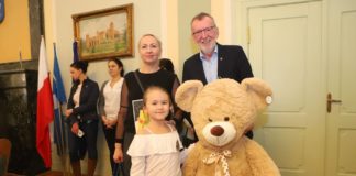 Spotkanie Burmistrza z laureatami konkursu na kartkę świąteczną