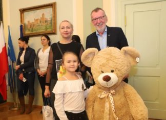 Spotkanie Burmistrza z laureatami konkursu na kartkę świąteczną