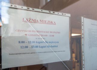 Informacja o godzinach otwarcia łaźni i jej regulamin
