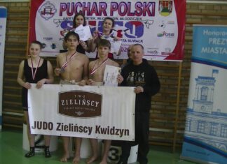 Zespół JUDO Zielińscy Kwidzyn z trenerem Tomaszem Wiśniewskim