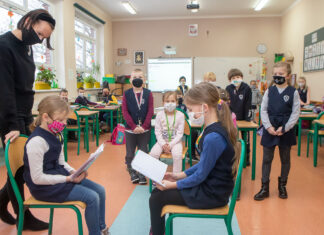 Najmłodsi uczniowie wrócili do szkół.