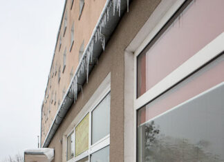 Uwaga na spadające sople