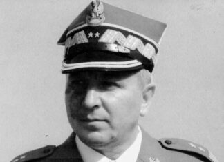 zdjęcie gen. Andrzeja Malinowskiego w mundurze generalskim