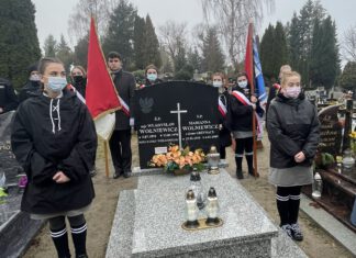 Upamiętnienie mjr. Władysława Wolniewicza, uczestnika Powstania Wielkopolskiego uroczystość przy grobie majora Władysława Wolniewicza