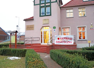 Świąteczny kiermasz w WTZ potrwa tydzień dłużej Zabytkowy dworek w Górkach, siedziba warsztatów terapii zajęciowej