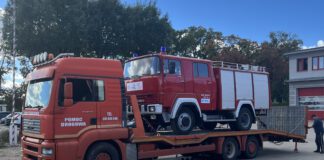 wóz strażacki na lawecie