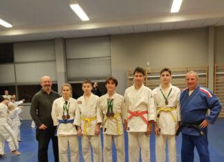 Złoto, srebro i brąz dla kwidzyńskich sumitów 5 zawodników sumo, w tym 3 z medalami oraz 2 trenerów