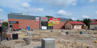 prace na targowisku miejskim