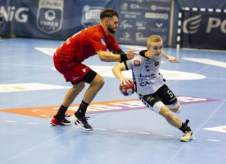 zdjęcie zawodników z meczu MTS - Piotrkowianin