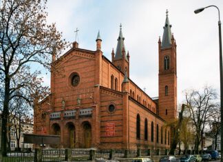 Postępowanie zakupowe na realizację Inwestycji pn. Roboty budowlano – konserwatorskie unikatowego ogrodzenia wokół kościoła pw. Świętej Trójcy