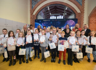 Jesień w obiektywie – finał konkursu fotograficznego Finał Konkursu Fotograficznego Uczniów Szkół Podstawowych Jesień w Obiektywie