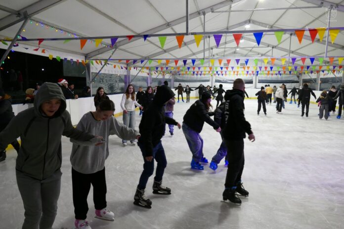 06122024_Otwarcie_lodowiska_fot. NCesarz_20 Otwarcie miejskiego lodowiska