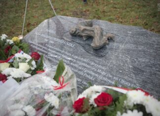 Odsłonięcie tablicy pamiątkowej bł. ks. Jerzego Popiełuszki