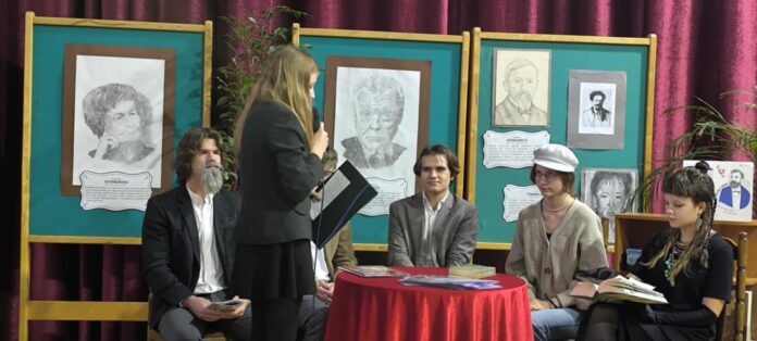 469932617_1055395929724909_8546576005286262601_n Warsztaty z Noblistami w Społecznym Liceum