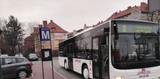 Autobu na przystanku w Kwidzynie