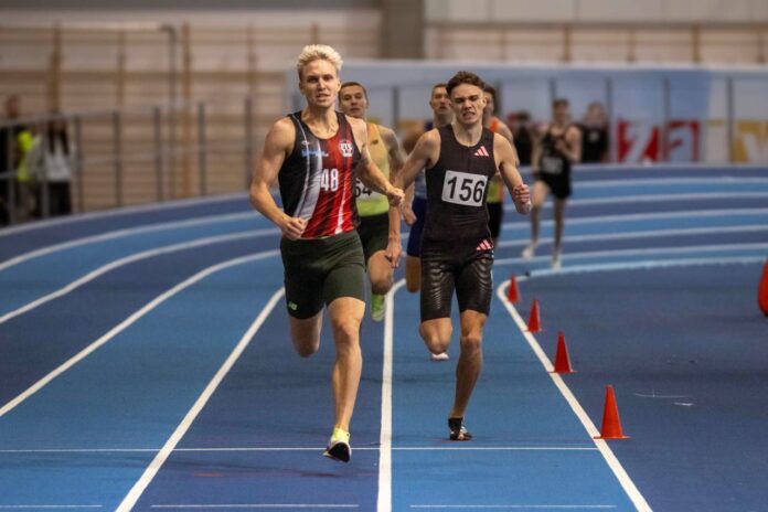 Lekkoatleta Filip Ostrowski podczas zawodów