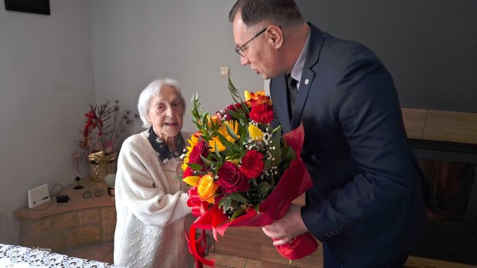 12032025_Z_wizytą_u100-latki_fot_N_Cesarz_00001 Z wizytą u 102-letniej członkini Związku Kombatantów RP.