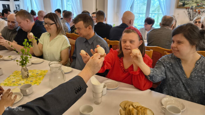 16042025_Zawody_Ratownicze_fot_Norbert_Cesarz_019 Spotkanie Wielkanocne w Warsztatach Terapii Zajęciowej w Górkach
