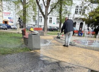 Plac Plebiscytowy – prace porządkowe