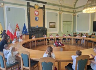 Odwiedziny niezwykłych małych gości w Urzędzie Miejskim w Kwidzynie